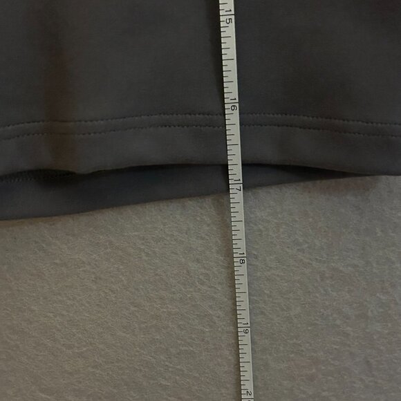 NWT UNDER ARMOUR WOMEN'S UA MOTION BIKE SHORTS - Size MEDIUM/ GRAY - Picture 4 of 13